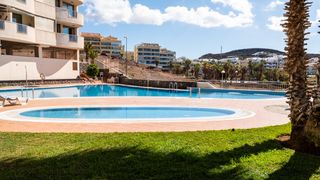 Apartamento en Avenida el palm-mar 2. Venta de apartamento con terraza privada en urbanización el palm