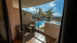 Apartamento en Avenida el palm-mar 2. Venta de apartamento con terraza privada en urbanización el palm