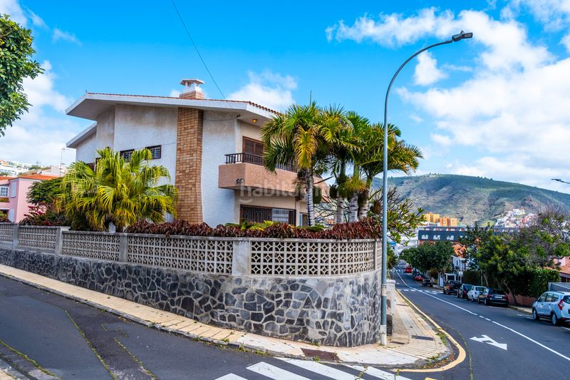 Foto ee5bbe0a-7ba3-4f75-809a-49259eb8e96e. Chalet exclusivo chalet independiente en una de las mejores zonas de tenerife: zona tristán, . en Santa Cruz de Tenerife