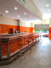 Locale commerciale in Calle simón bolívar 22. Local con licencia bar - cafetería