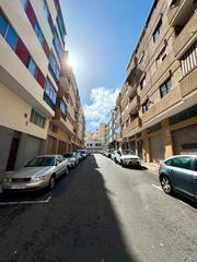 Locale commerciale in Calle José Cubiles