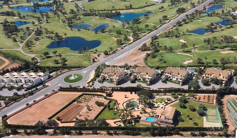 Foto 9540a268-d6d9-460d-b9dc-22b43ff1528e. Xalet amb calefacció aparcament piscina a La Manga Club Cartagena