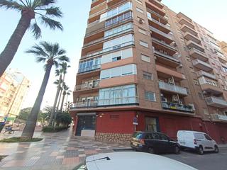 Miete Etagenwohnung  Calle lope de rueda. Alquiler de habitaciones en piso compartido