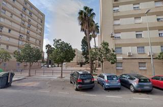 Etagenwohnung in Ensanche. Piso amueblado ideal para inversores