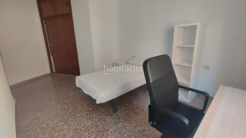Foto 4ca480ab-e3d7-4b30-9fd5-2f67abf774a0. Alquiler piso en calle capitanes ripoll 12 piso para estudiantes en Cartagena