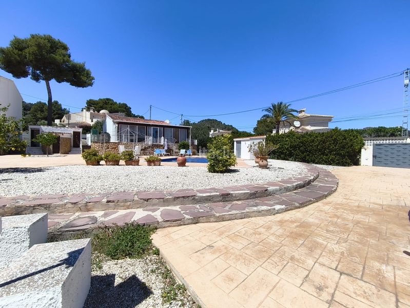 Foto 1eeece5c-fbb4-4f3b-9e38-b7ef274ed24d. Chalet  con piscina en Cala Advocat-Baladrar Benissa