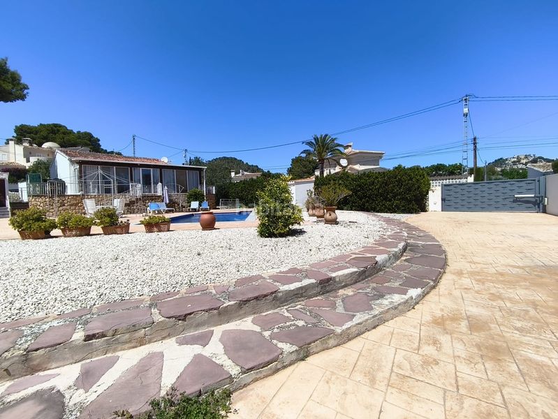 Foto abd0d6ab-3544-45f0-a8fc-fffbbeb79418. Chalet  con piscina en Cala Advocat-Baladrar Benissa