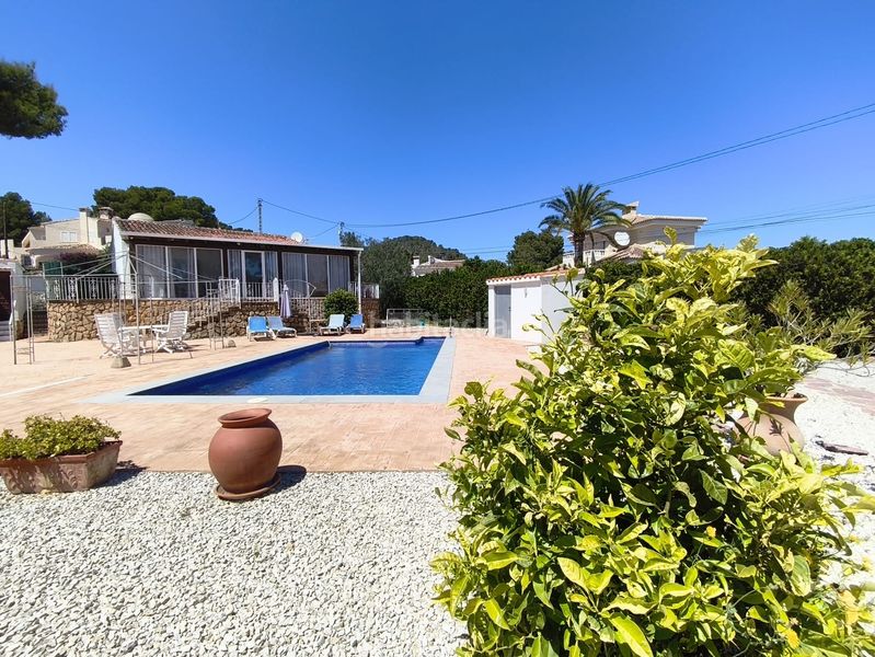 Foto bd115f6c-f450-407e-bce9-19bc1fad8722. Chalet  con piscina en Cala Advocat-Baladrar Benissa