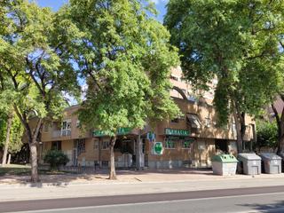 Casa adossada a Santa Maria de Gracia