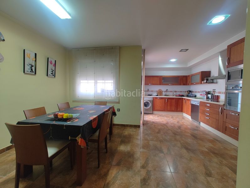 Foto 4745907f-216b-458f-8c4e-f82f93897f50. Casa adossada amb xemeneia calefacció aparcament a Torres de Cotillas (Las)