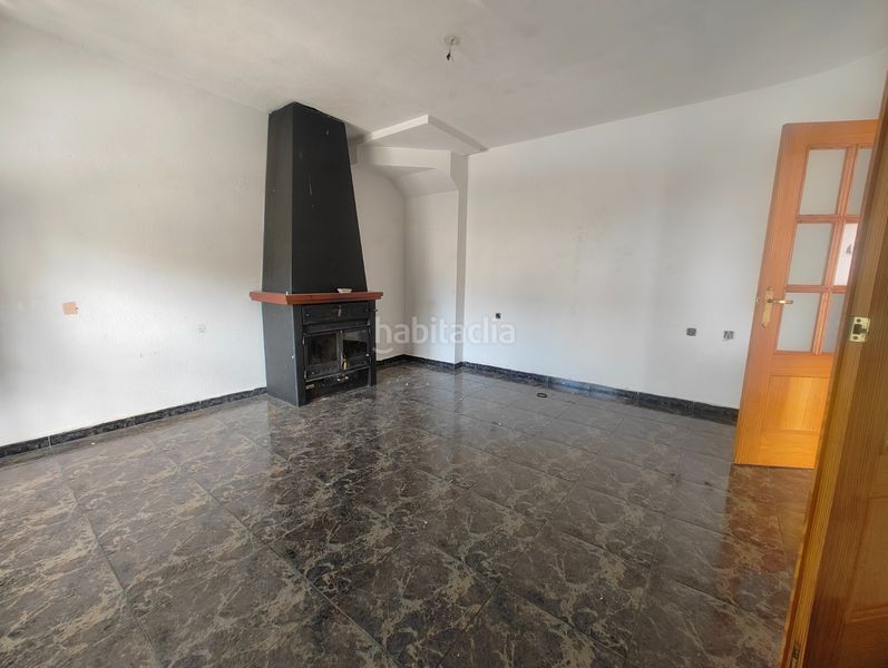 Foto db561836-4f2b-48e3-a9bd-750ecd98cbbb. Casa adossada amb aparcament a Ceutí