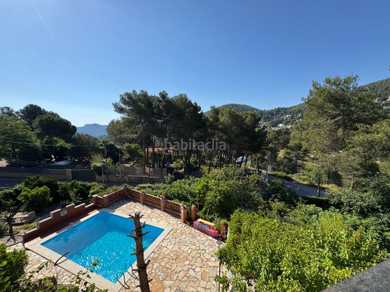Foto 0c7ddf81-1500-4d59-87b7-608b79c12182. Xalet amb xemeneia calefacció piscina a Corbera de Llobregat
