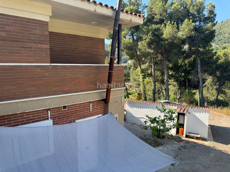 Foto 36ef62f1-26ab-45fb-9fd2-ca9a359c79de. Xalet amb xemeneia calefacció piscina a Corbera de Llobregat