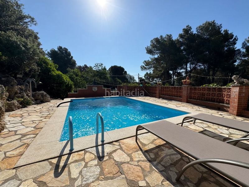 Foto e3f2b8df-b103-4d8f-9cae-01fa54e49882. Xalet amb xemeneia calefacció piscina a Corbera de Llobregat