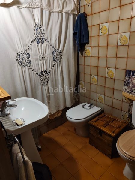 Foto 0b60c1e5-4e35-402b-83a6-5125062f601a. Masia amb xemeneia aparcament a Corbera de Llobregat