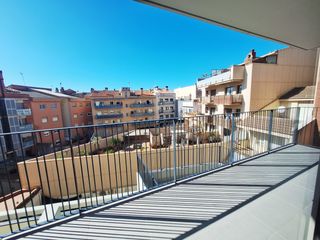 Flat  Carrer de josep ricart. Gran piso nuevo de 105 m2 en sant feliu de llobregat