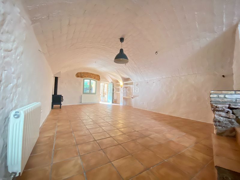 Foto 241de31c-2e91-45a1-90a9-b302b5f21a19. Casa adossada amb xemeneia calefacció a Corbera de Llobregat