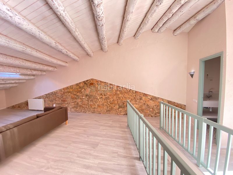 Foto 963e9e6d-130a-4810-ad28-86114bdf8bdc. Casa adossada amb xemeneia calefacció a Corbera de Llobregat