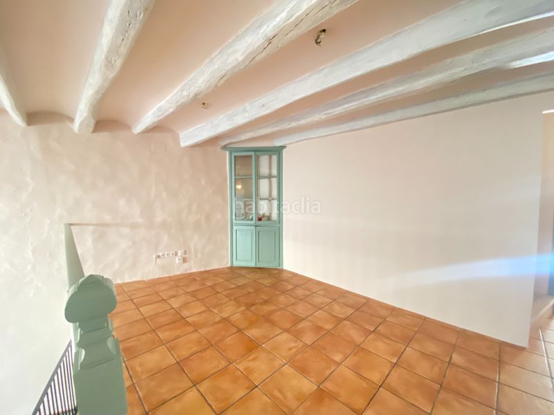 Foto fd5109b3-bd50-4c8f-bb68-1d52d8185e34. Casa adossada amb xemeneia calefacció a Corbera de Llobregat