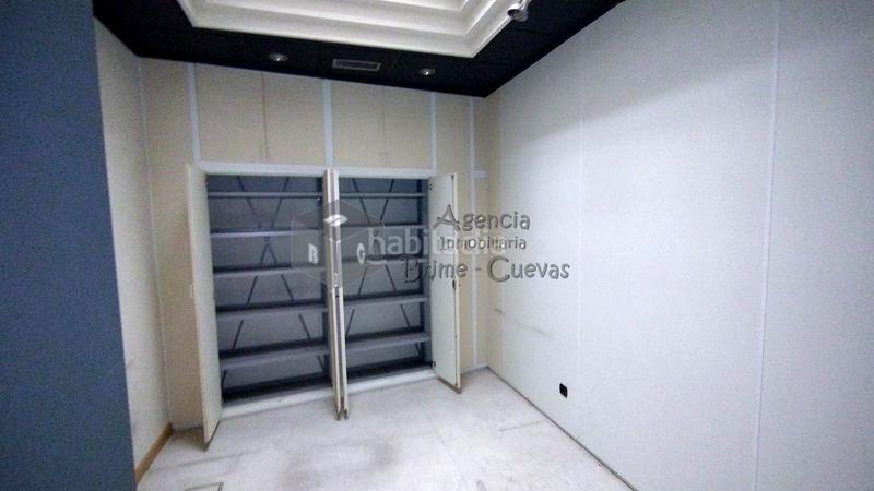 Foto 87c1b12f-b856-48f1-82c5-429d96842361. Local comercial en Parque San Francisco - Uría Oviedo