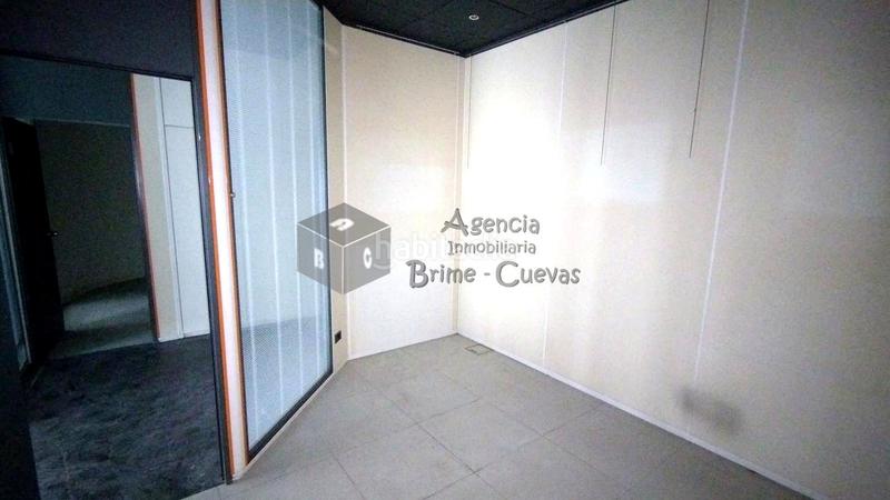 Foto 896a5d0a-4dff-4eee-823d-1c7b7ba43c20. Local comercial en Parque San Francisco - Uría Oviedo