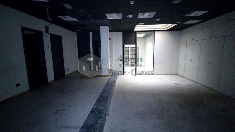 Foto 099302ca-2c0b-4037-bc24-95066abace84. Locale commerciale in Parque San Francisco - Uría Oviedo