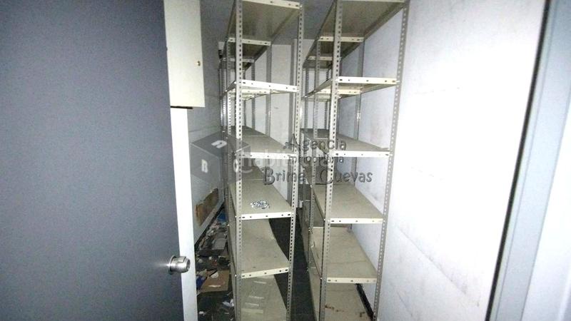 Foto e8142486-50a5-4d74-b0e5-f87b6f2b72fa. Locale commerciale in Parque San Francisco - Uría Oviedo