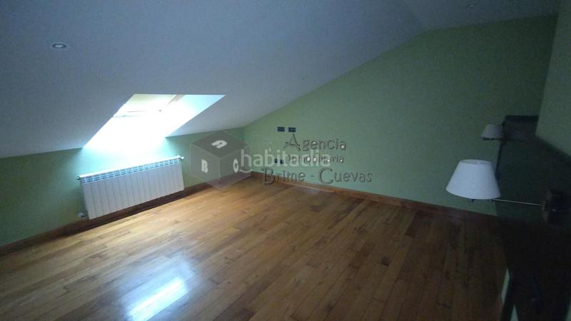 Foto 0f4b9221-5664-47a5-a207-f0661e78dbef. Edifici a Tineo