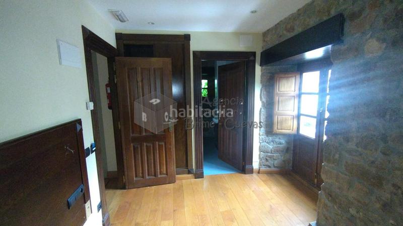 Foto 12cbd173-7551-4ed9-901f-b2d561d8fd12. Edifici a Tineo