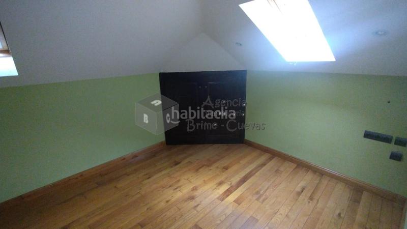 Foto 34d77069-7f1b-4afe-8f56-6e40410af48a. Edifici a Tineo