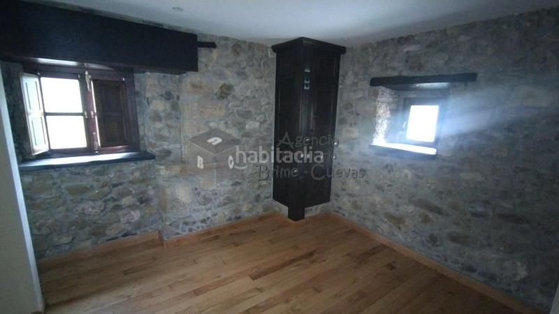 Foto 5e0d2eda-4ba6-49f1-935a-7f31007e3d57. Edifici a Tineo