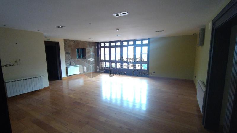 Foto 6647b8cb-4f32-49d0-b476-3c4fe447710f. Edifici a Tineo