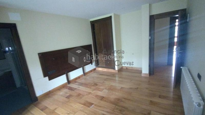 Foto 77c6d643-ef9a-4ef8-bfa7-efba8a4d4f34. Edifici a Tineo