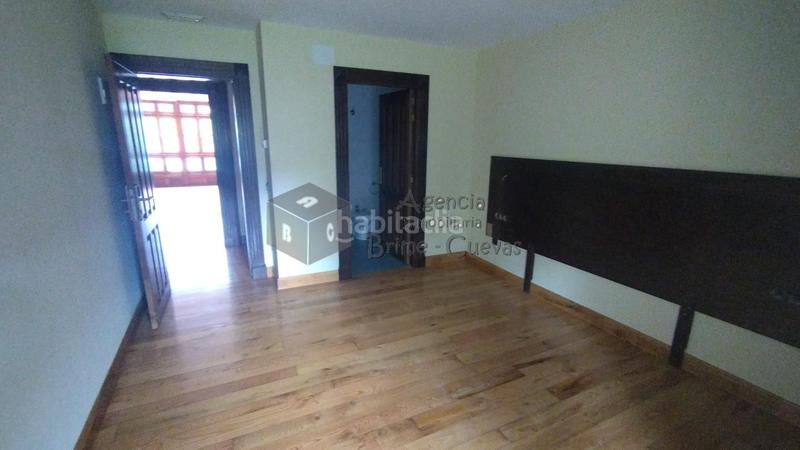 Foto 87f7254d-0cb3-4481-8a40-8cdfd3bce6e7. Edifici a Tineo