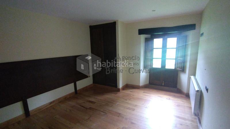 Foto 8f8d53d2-9b2c-4a46-a9cc-b9caffabac8f. Edifici a Tineo