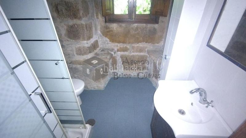 Foto a88f2313-e418-45c0-a39b-f402d4d5b575. Edifici a Tineo