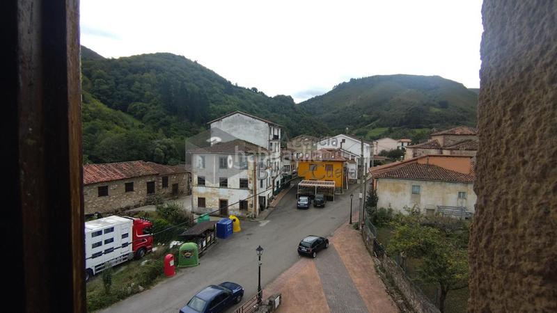 Foto d4afb18d-92d0-41b8-a6cf-6a3cb0049cf0. Edifici a Tineo