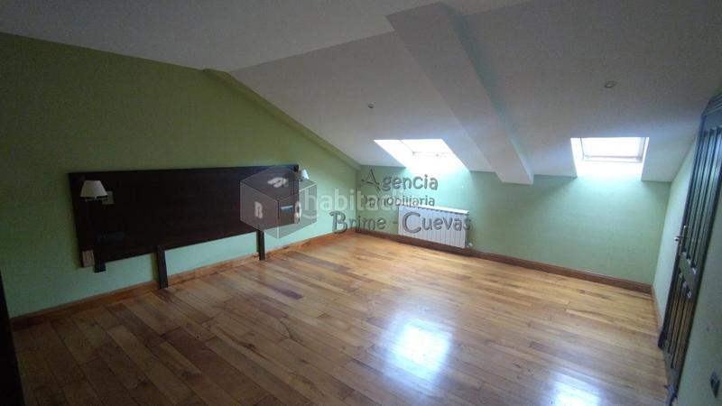 Foto ed873e82-7849-4de3-b240-51d5aa32bdc0. Edifici a Tineo