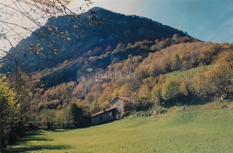 Foto 89e50caf-f639-4450-be9a-4d5a4a1988a3. Masia amb calefacció a Caso
