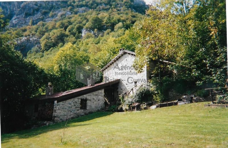Foto b3f9bf87-6559-40d2-9710-4c19a1fe6f3f. Masia amb calefacció a Caso