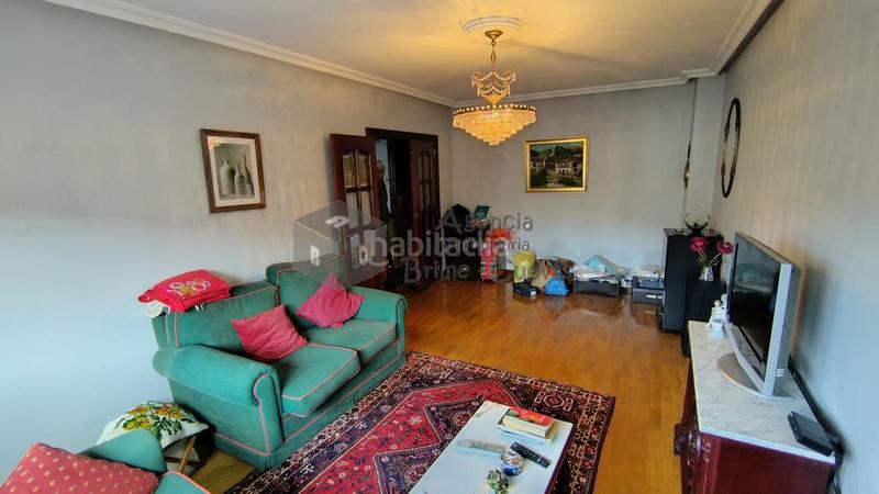 Foto aa11b696-c818-449c-8c35-1ec5df524f22. Appartamento con riscaldamento in Vallobín Oviedo