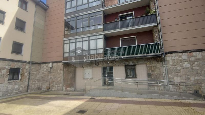 Foto 8678659c-3e4a-49ba-bd5c-d0d6ab3a190f. Planta baixa a Ventanielles Oviedo