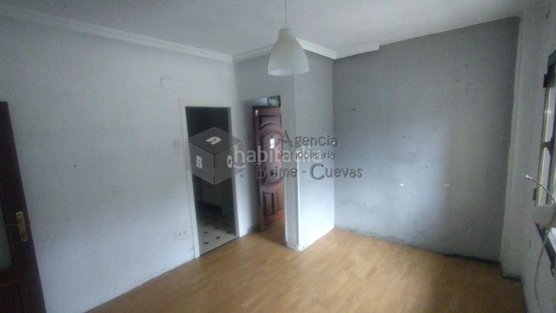 Foto c79334ba-28e0-4aaf-bea0-4e969220bc4d. Planta baixa a Ventanielles Oviedo