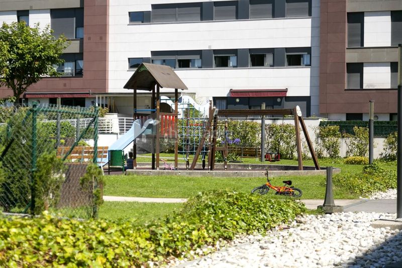 Foto 0240008f-0714-4990-9bd1-6be387644a19. Planta baixa amb calefacció aparcament a Colloto Oviedo