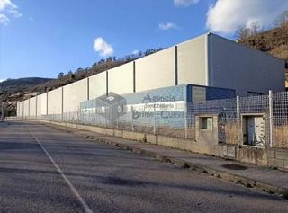 Capannone industriale in Cuadriella 401