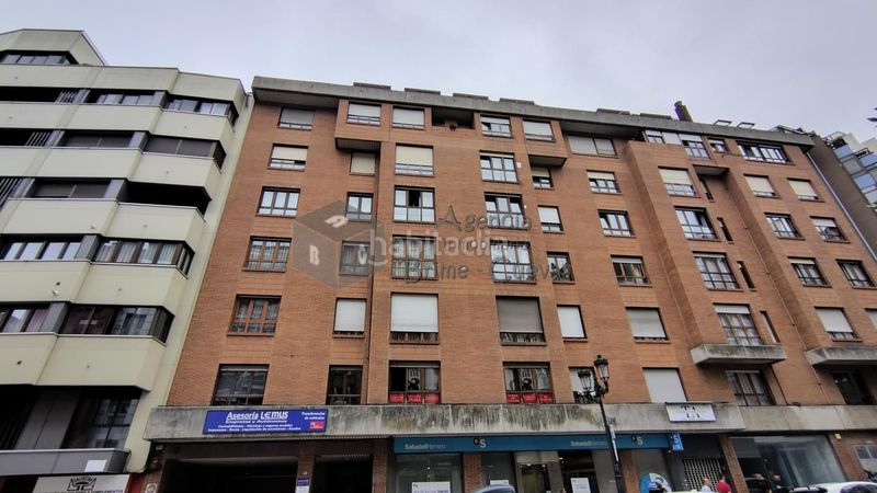 Foto 80612ca4-03e5-4881-8331-0a2cc182550a. Piso en Salesas - Foncalada - Campoamor Oviedo