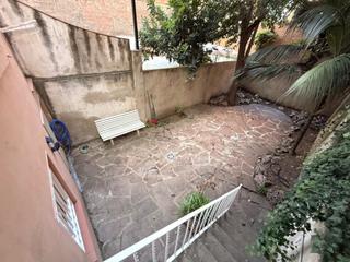 Lloguer Planta baixa  Carrer riera de sant jordi. Planta baja , 3 hab.dobles,con jardín de 60m2 y estudio.frente e