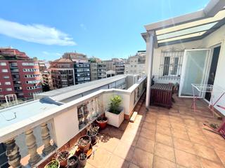 Location Attique  Carrer de vallirana. Atico sant gervasi, 65m2,3 hab.(1doble,2 individuales), 1 baño.t