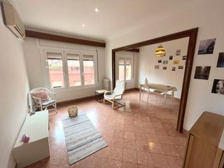 Etagenwohnung in Carrer Turó de Monterols