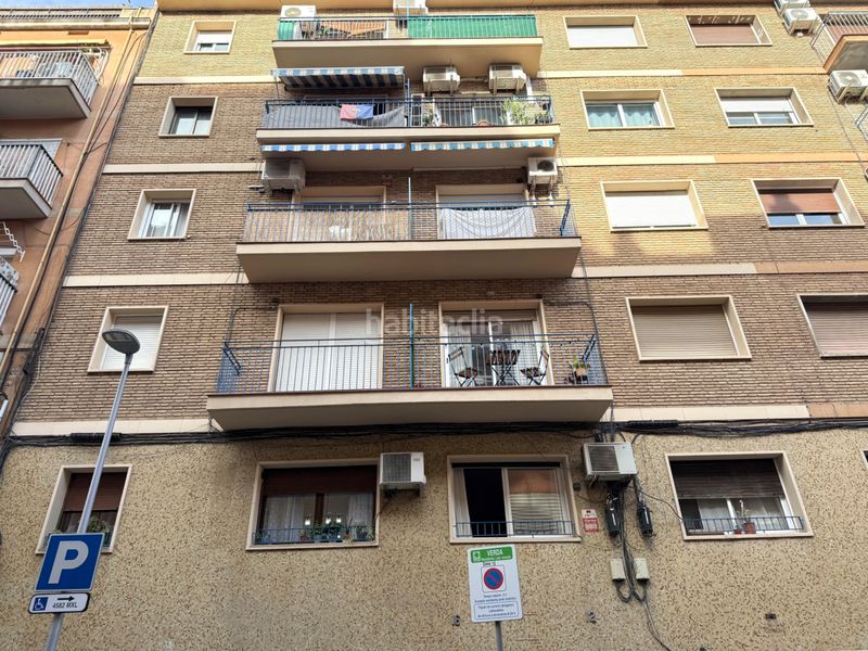Foto 241122c5-1e23-4c71-9e84-10d967ca508e. Local comercial amb calefacció a Sants-Badal Barcelona